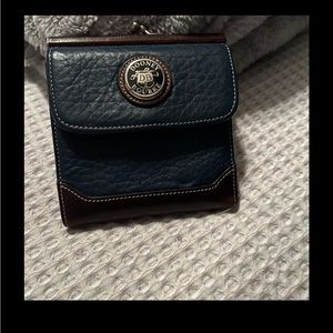 Dooney & Bourke wallet
